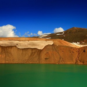 Исландия. Озеро в кратере