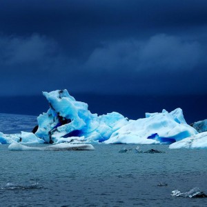 Йокульсарлон айсберги в ледниковой лагуне