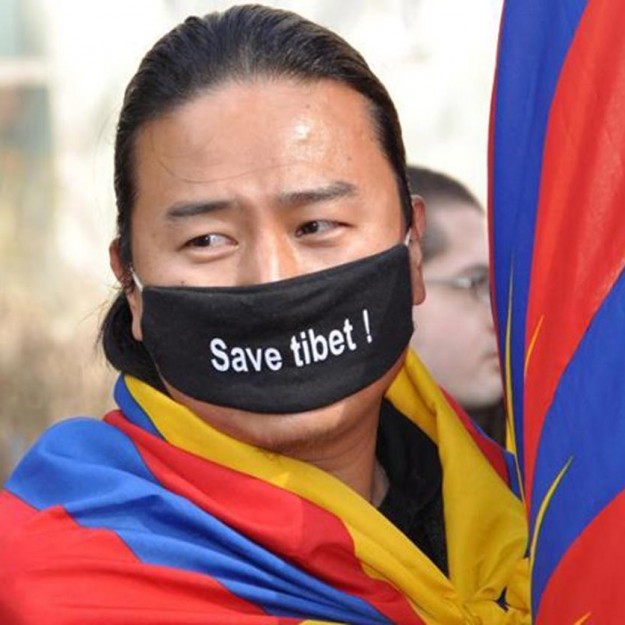 повязка на рту Save Tibet