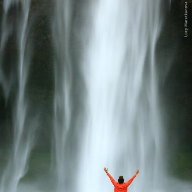 водопад в Исландии