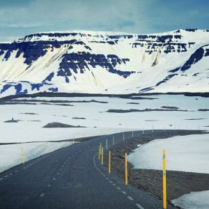Исландия шоссе в горах