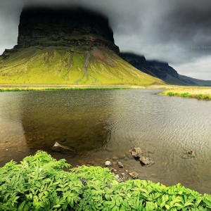 3D фото холма в тучах в Исландии. Фото Люся Маратканова.