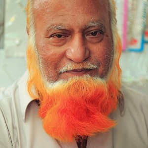 мужчина с рыжей бородой в пакистане