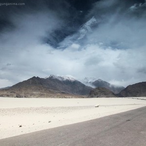 дорога пакистана в горах