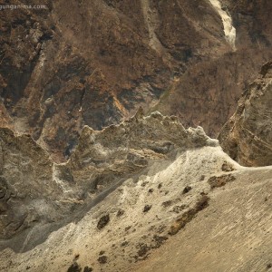 опасная дорога в горах в непале