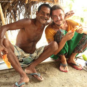 Фото с индусом на острове Нил в Андаманских островах в Индии